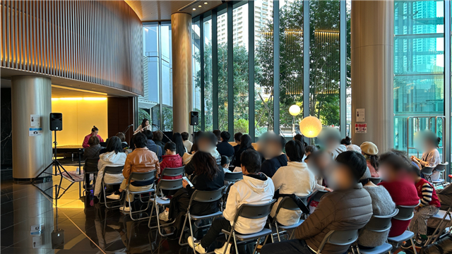 タワーマンション共用部でのクラスバイベント、コンサートの様子