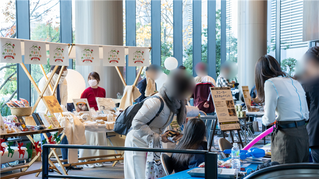 タワーマンション共用部で開催されたクラスバイベントの出店ブース